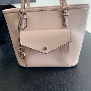 Michael Kors blush medium jet set tote with pocket
